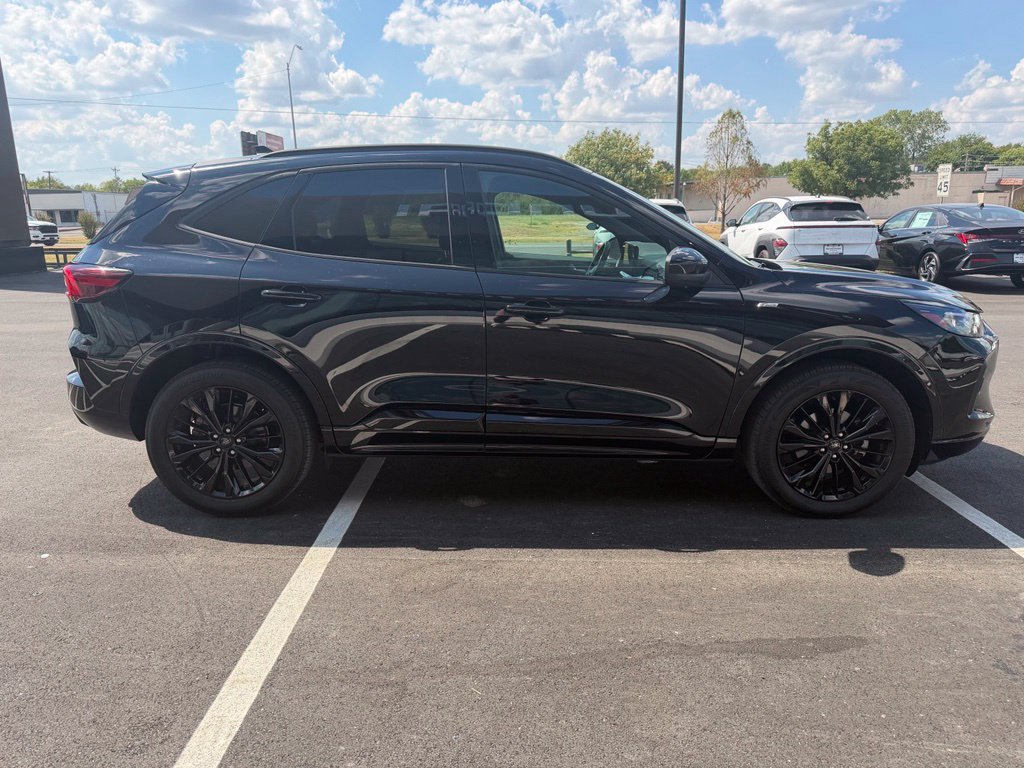 Used 2025 Ford Escape ST-Line Elite AWD/4WD image 5