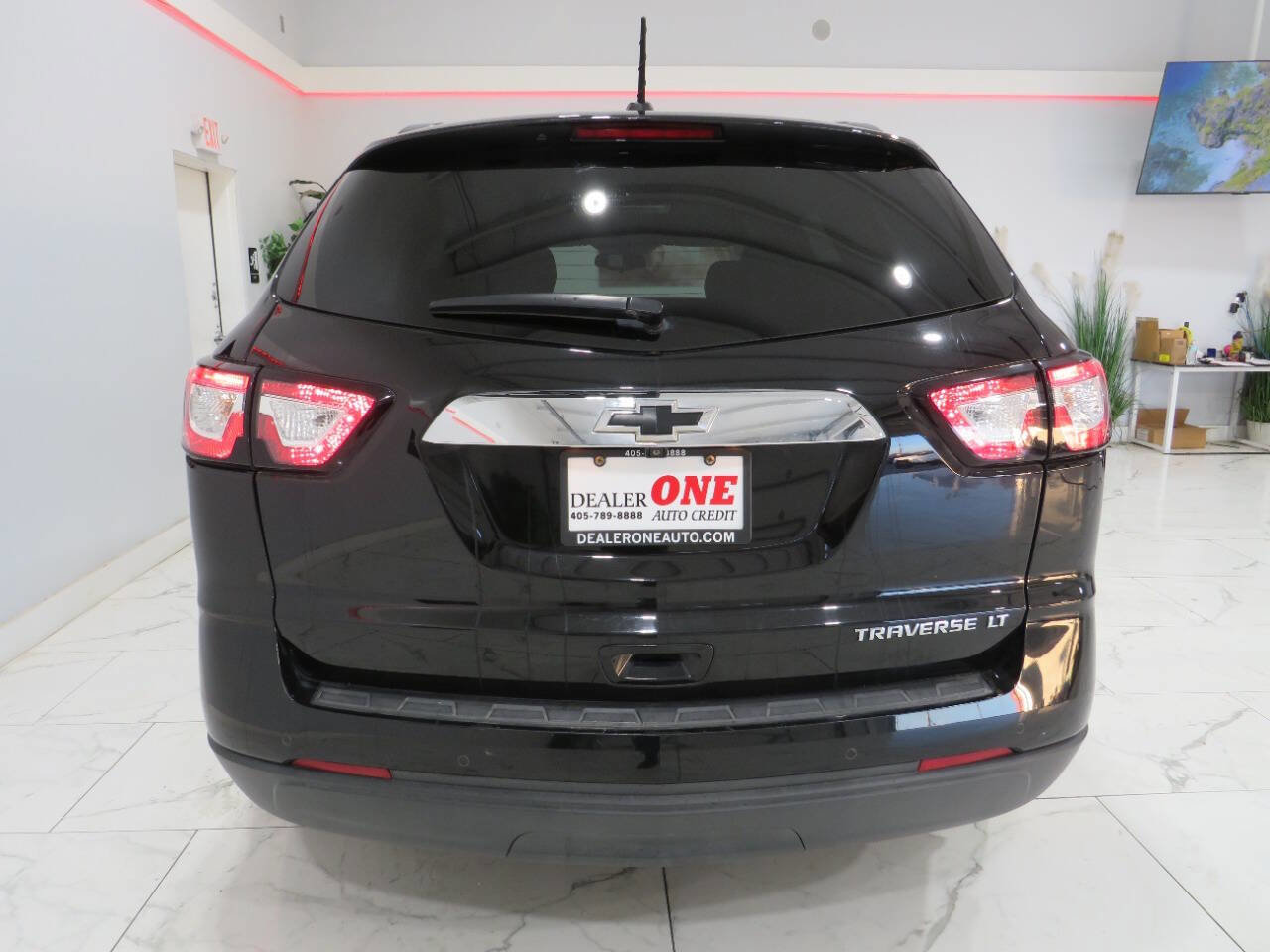 Used 2016 Chevrolet Traverse LT w/ Traveler's Package image 4