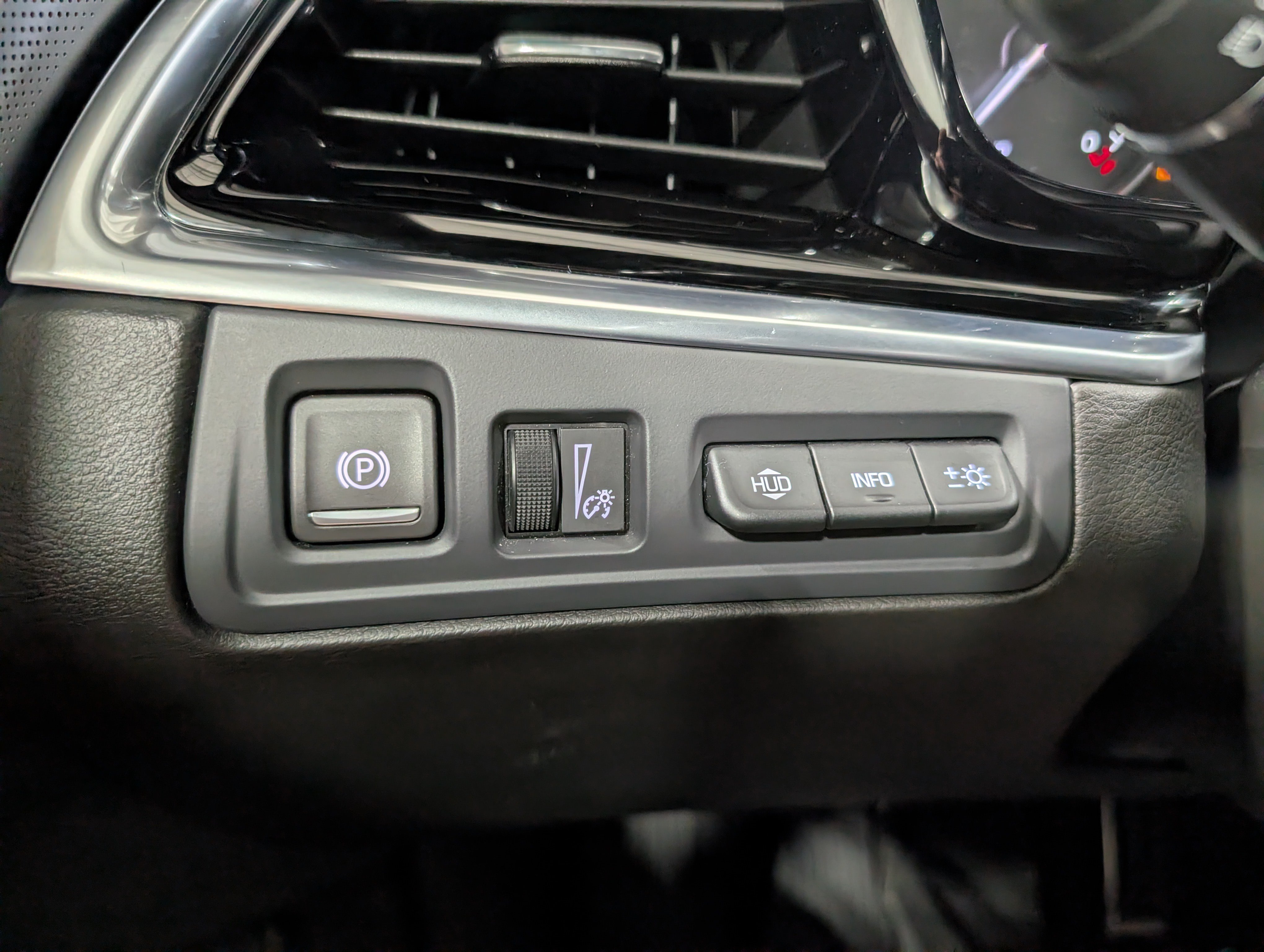 Used 2024 Cadillac XT6 Sport w/ LPO, ONYX Package AWD/4WD image 26