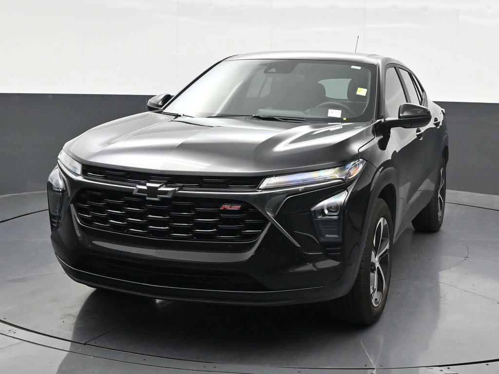 Used 2025 Chevrolet Trax RS w/ Driver Confidence Package FWD image 9