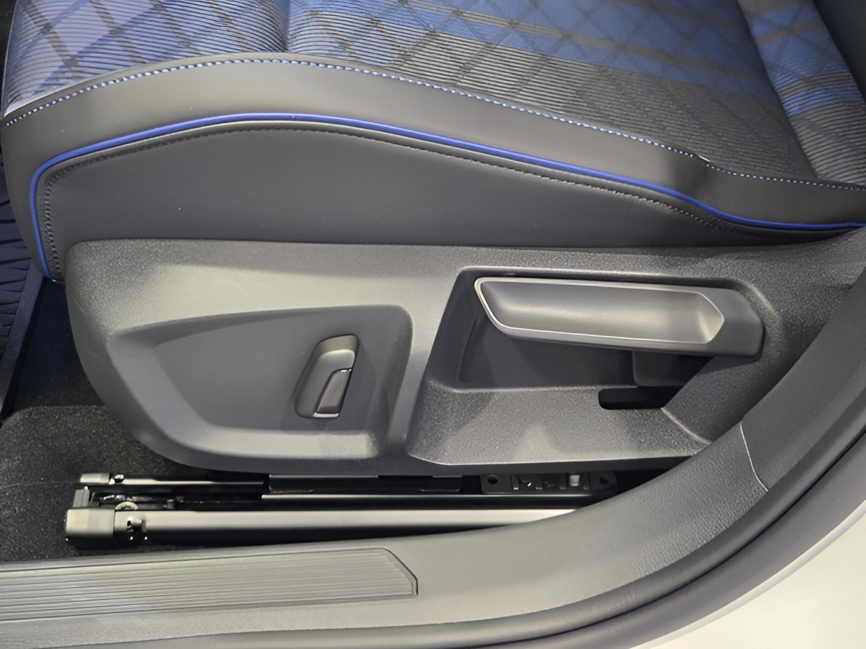 New 2026 Volkswagen Golf w/ Euro Style Package AWD/4WD image 10