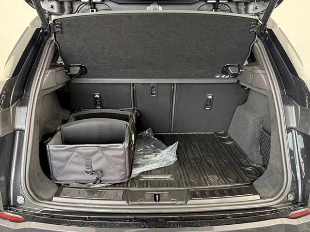 New 2026 Land Rover Range Rover Evoque Hoxton AWD/4WD image 17