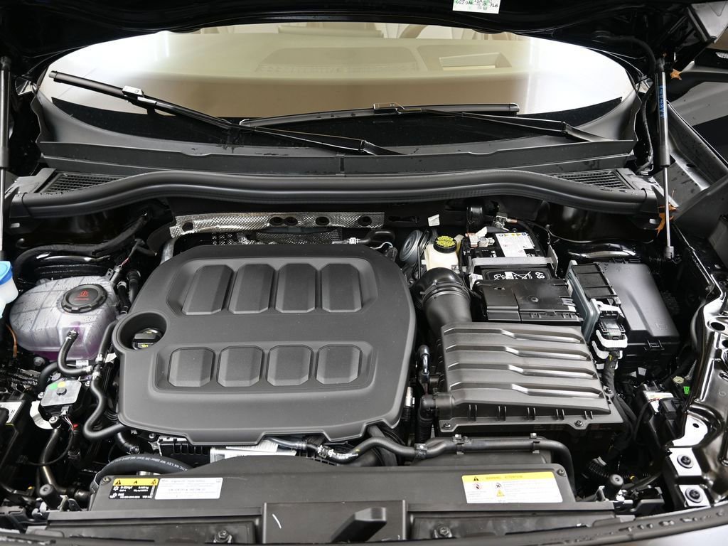 New 2026 Volkswagen Tiguan SE R-Line image 10