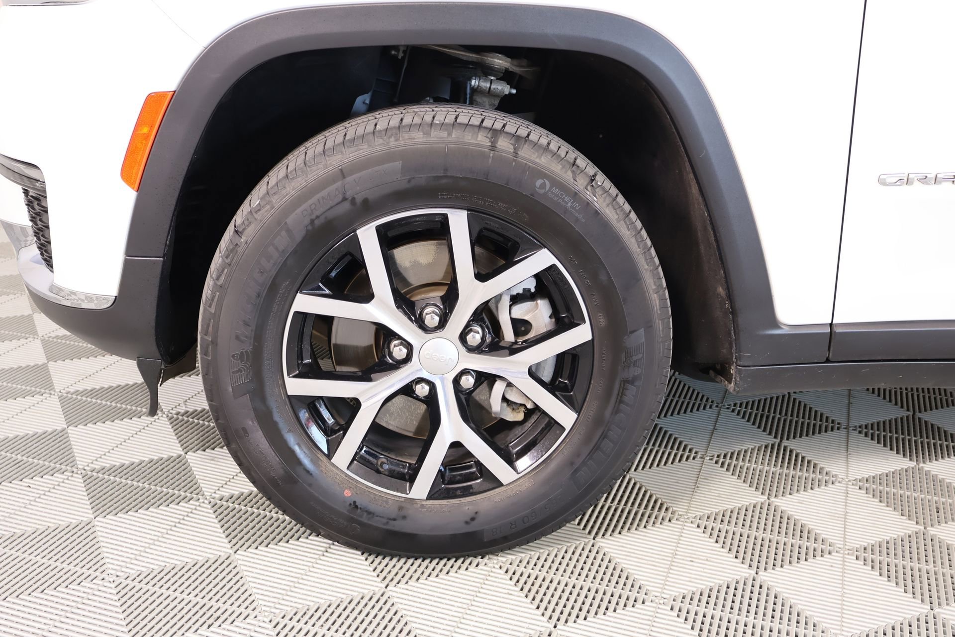 Used 2023 Jeep Grand Cherokee L Limited AWD/4WD image 20