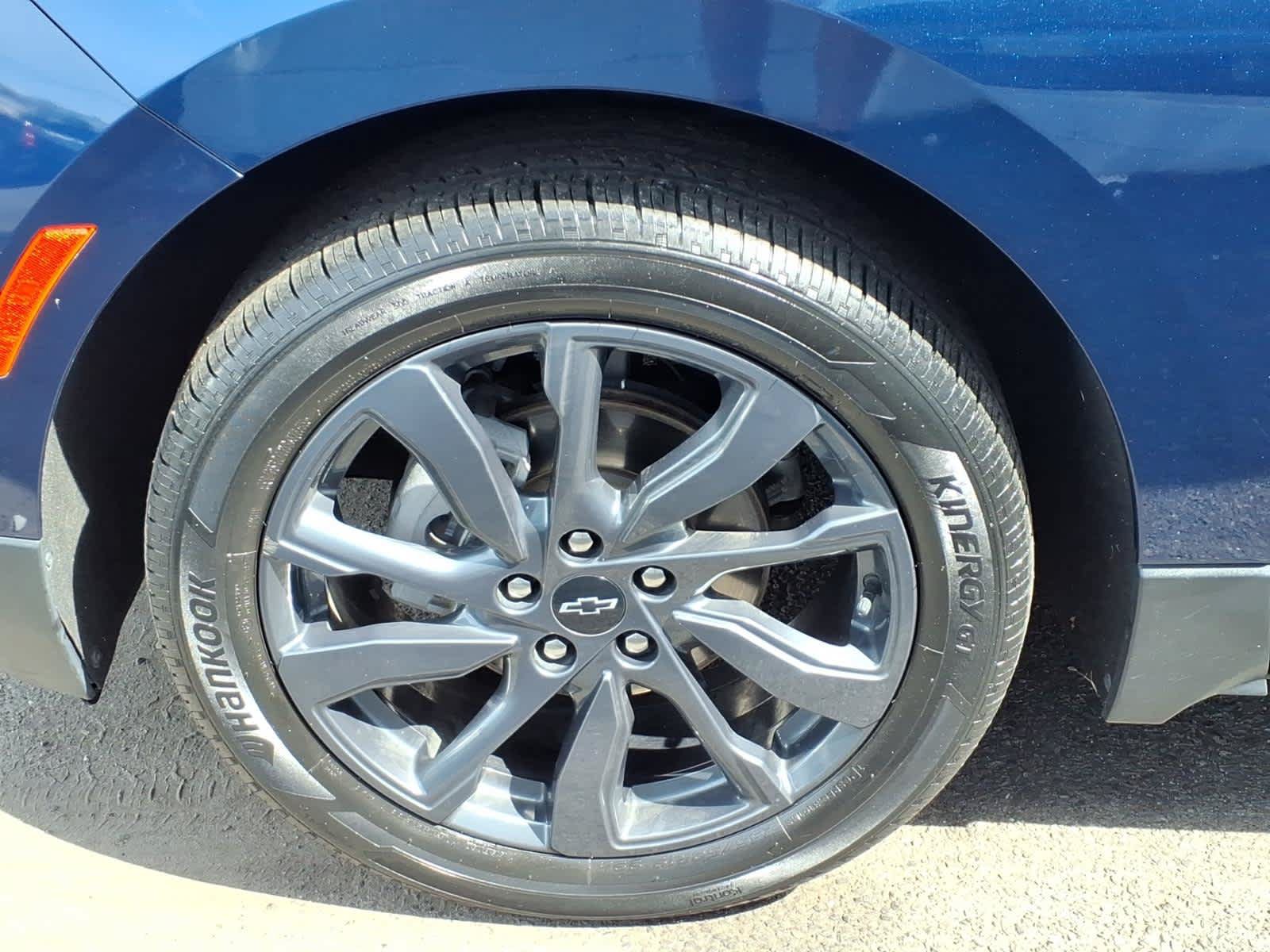 Used 2022 Chevrolet Equinox RS w/ RS Leather Package AWD/4WD image 8