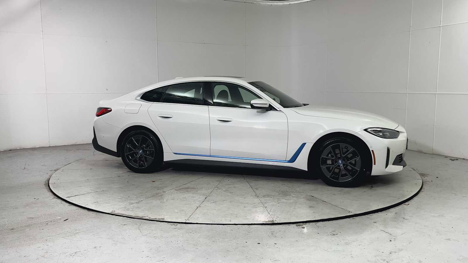Used 2024 BMW i4 xDrive40i w/ Premium Package image 7