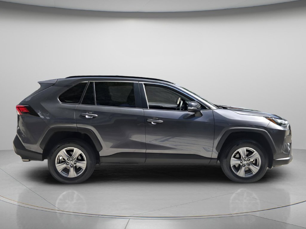 Used 2023 Toyota RAV4 XLE FWD image 3