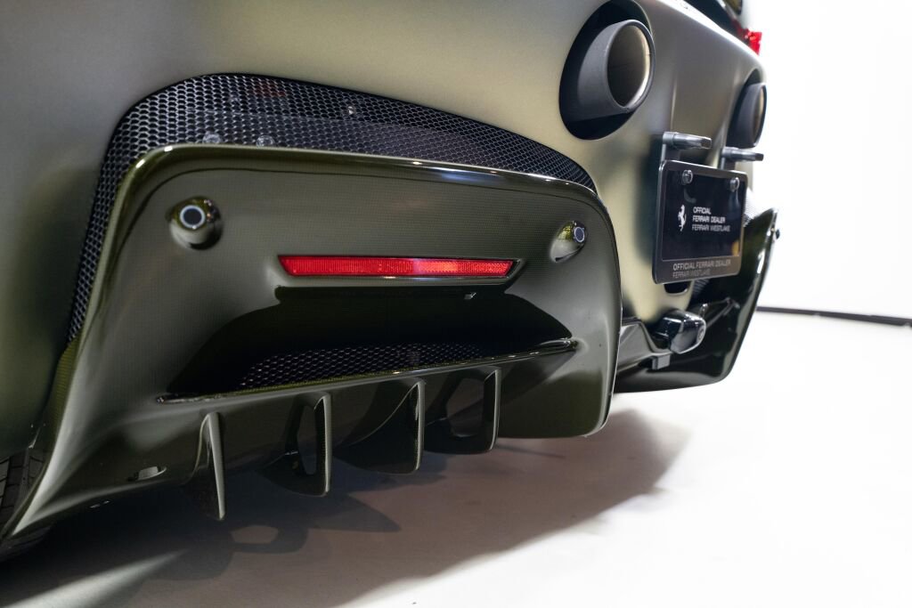 Used 2025 Ferrari SF90 Spider image 15