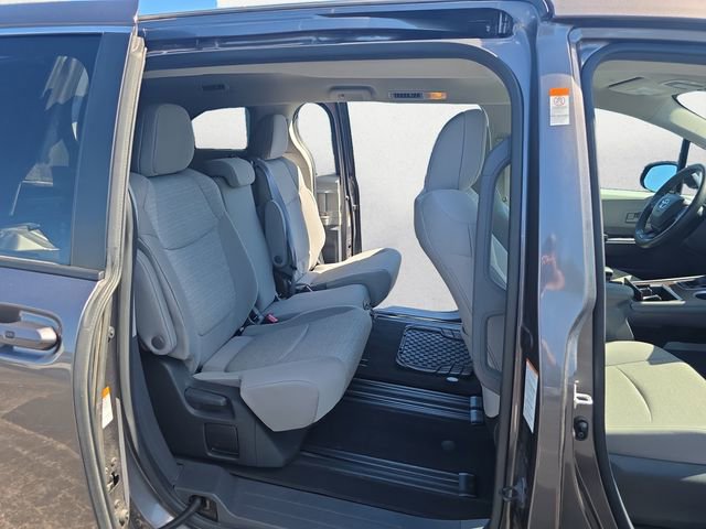 Used 2024 Toyota Sienna LE FWD image 20