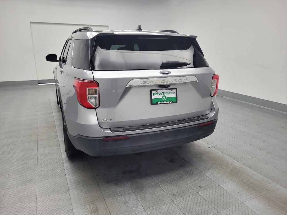 Used 2021 Ford Explorer XLT image 6