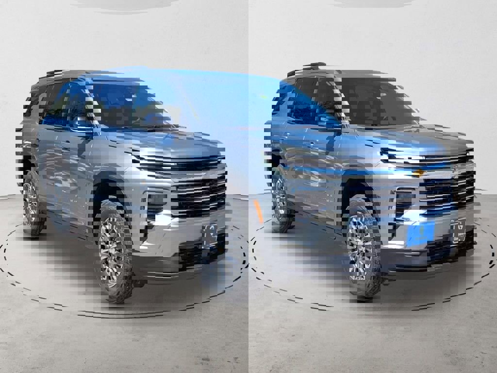 New 2025 Chevrolet Traverse LT image 3