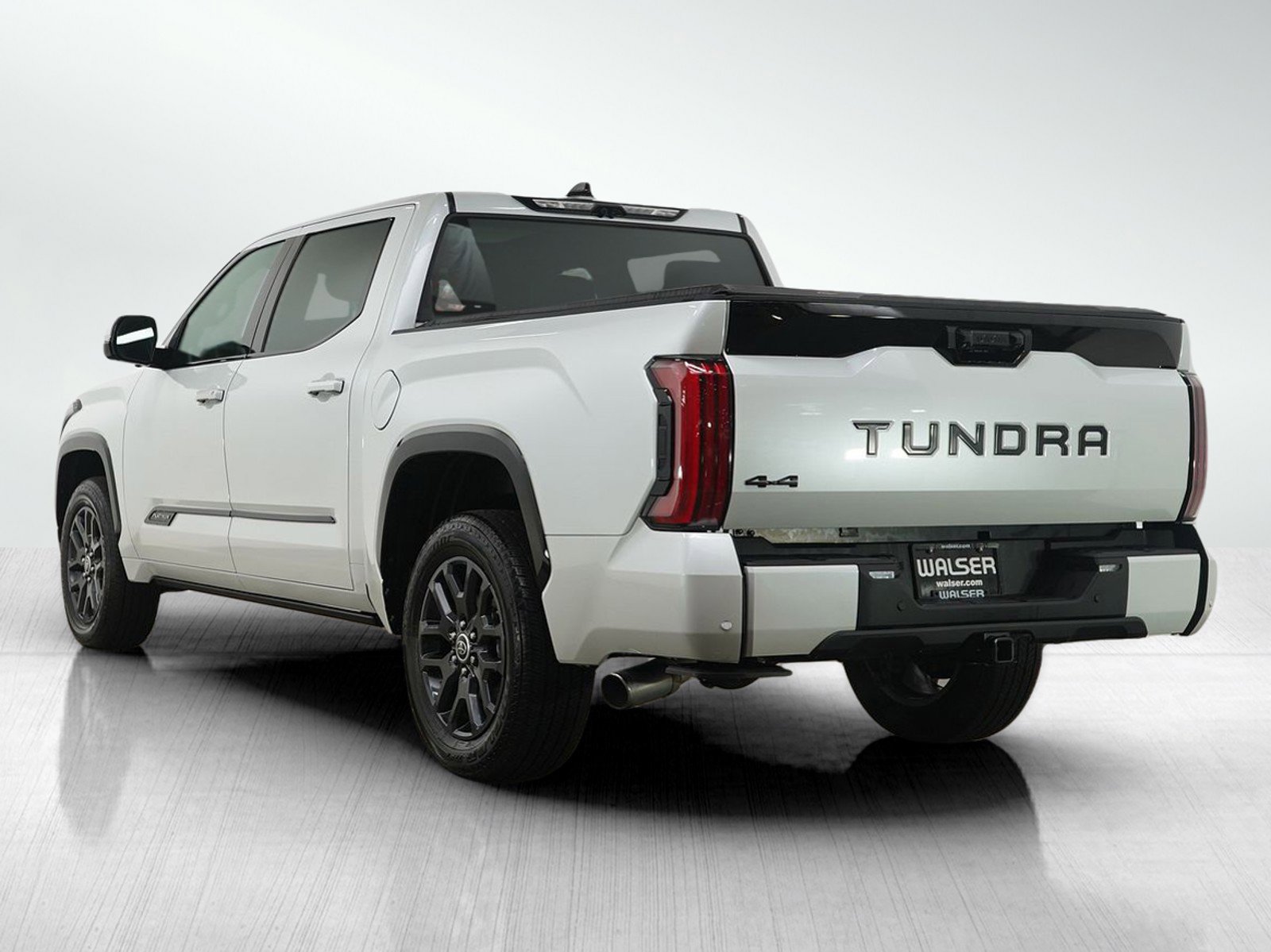 Used 2023 Toyota Tundra Platinum image 3