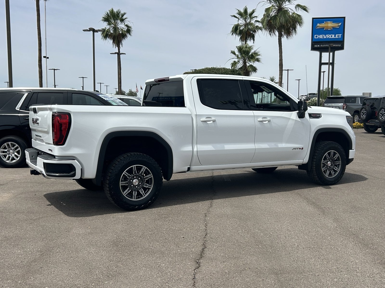 Certified 2025 GMC Sierra 1500 AT4 AWD/4WD image 5