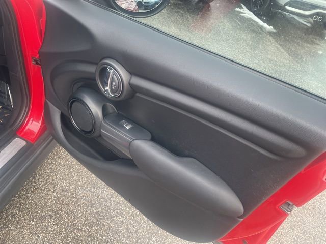 Used 2022 MINI Cooper 4-Door Hardtop image 22