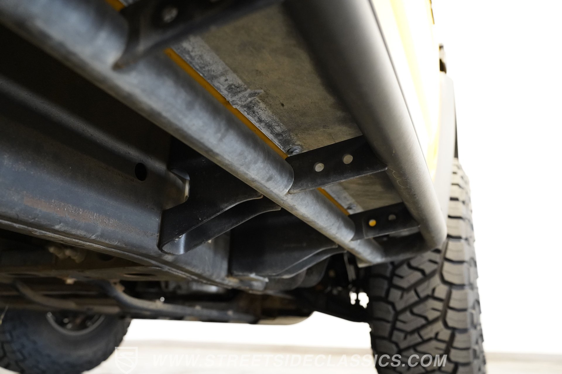 Used 2004 HUMMER H2 w/ Preferred Equipment Group AWD/4WD image 31
