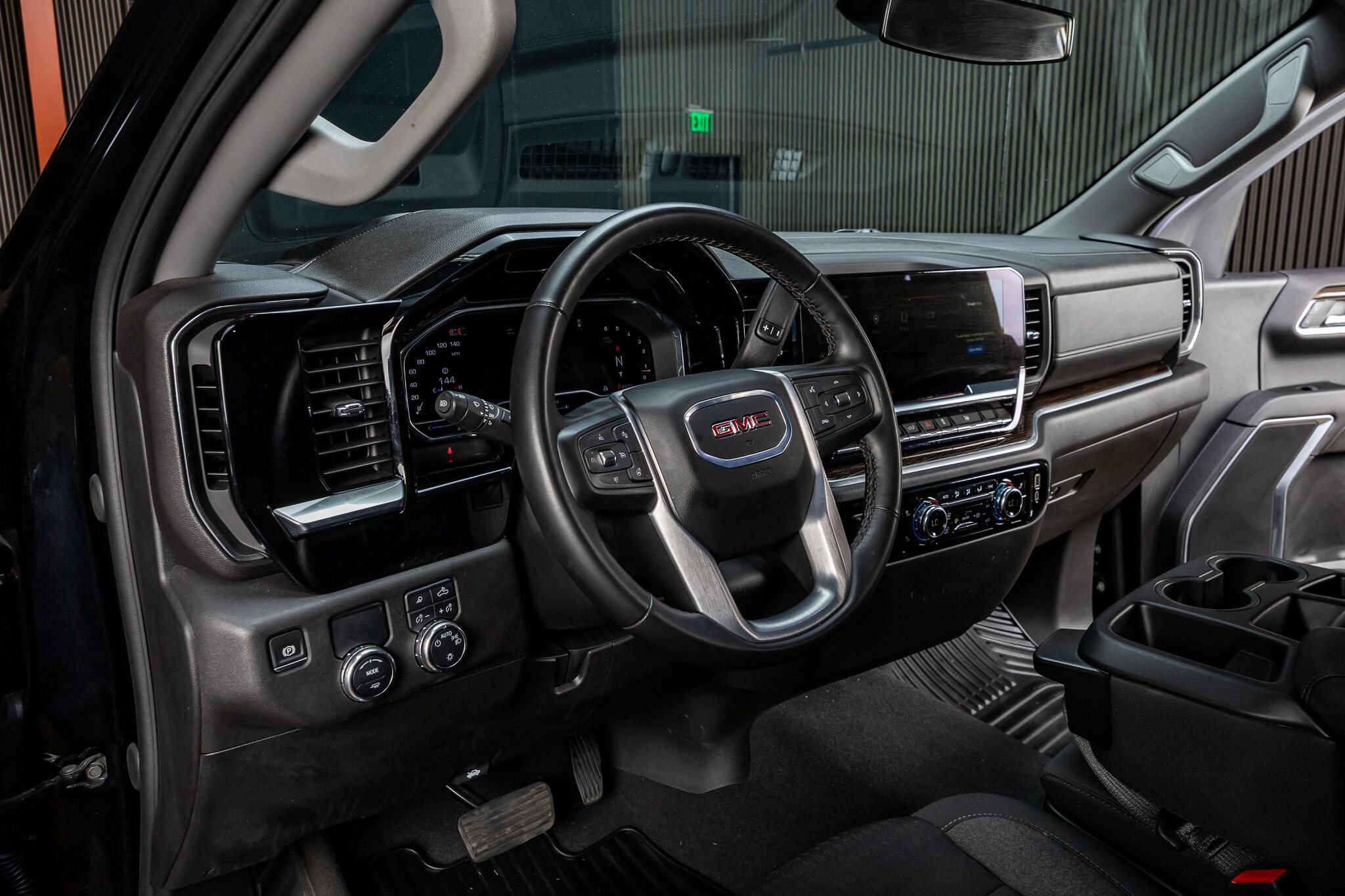 Used 2024 GMC Sierra 1500 SLE RWD image 15