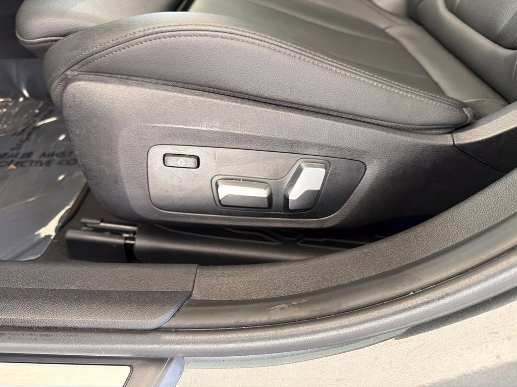 Used 2021 BMW 330e w/ Driving Assistance Package RWD image 46