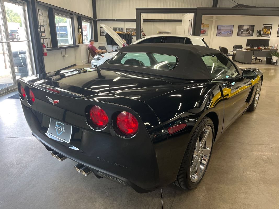 Used 2007 Chevrolet Corvette Coupe w/ Preferred Equipment Group RWD image 15