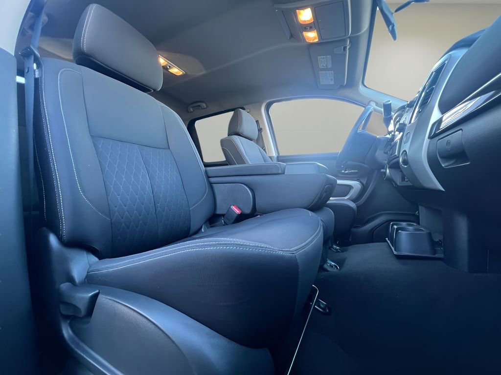 Used 2018 Nissan Titan Platinum Reserve image 22