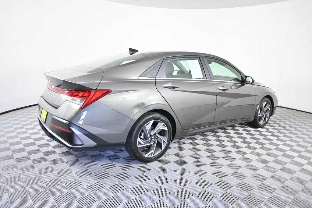 Used 2024 Hyundai Elantra SEL w/ Convenience Package FWD image 6