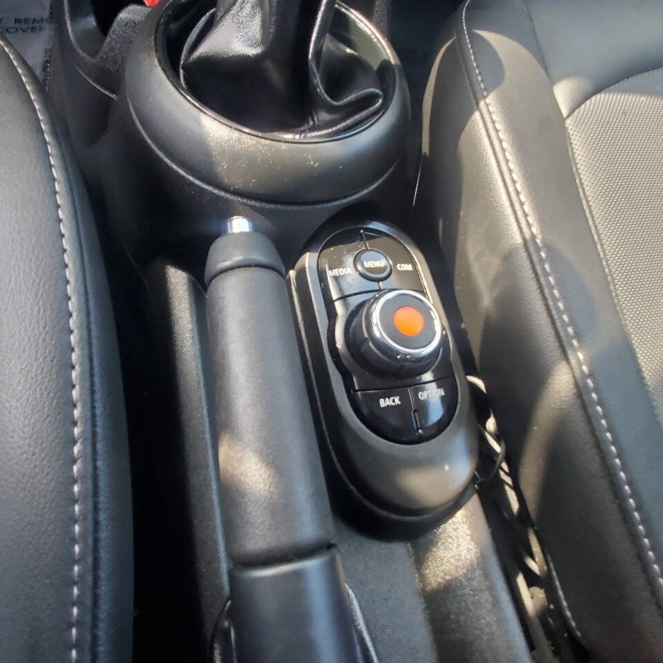 Used 2019 MINI Cooper 4-Door Hardtop image 19