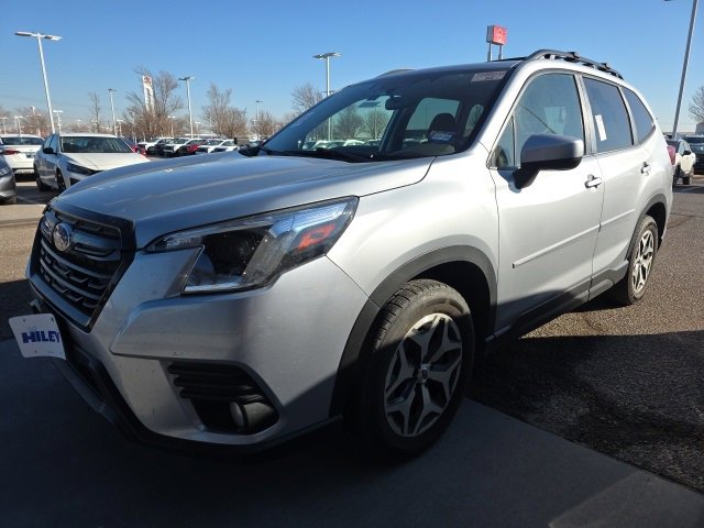 Used 2023 Subaru Forester Premium image 3