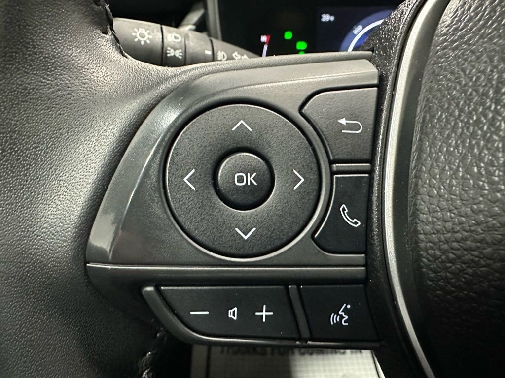 Used 2025 Toyota Corolla Cross XSE w/ Convenience Package image 19