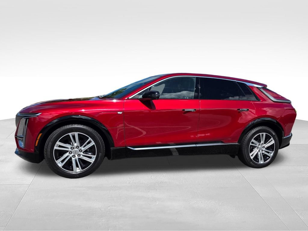 Certified 2024 Cadillac Lyriq Tech RWD image 3