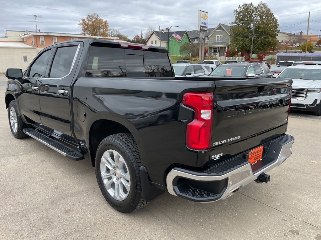 Used 2025 Chevrolet Silverado 1500 LTZ w/ LTZ Premium Package image 16