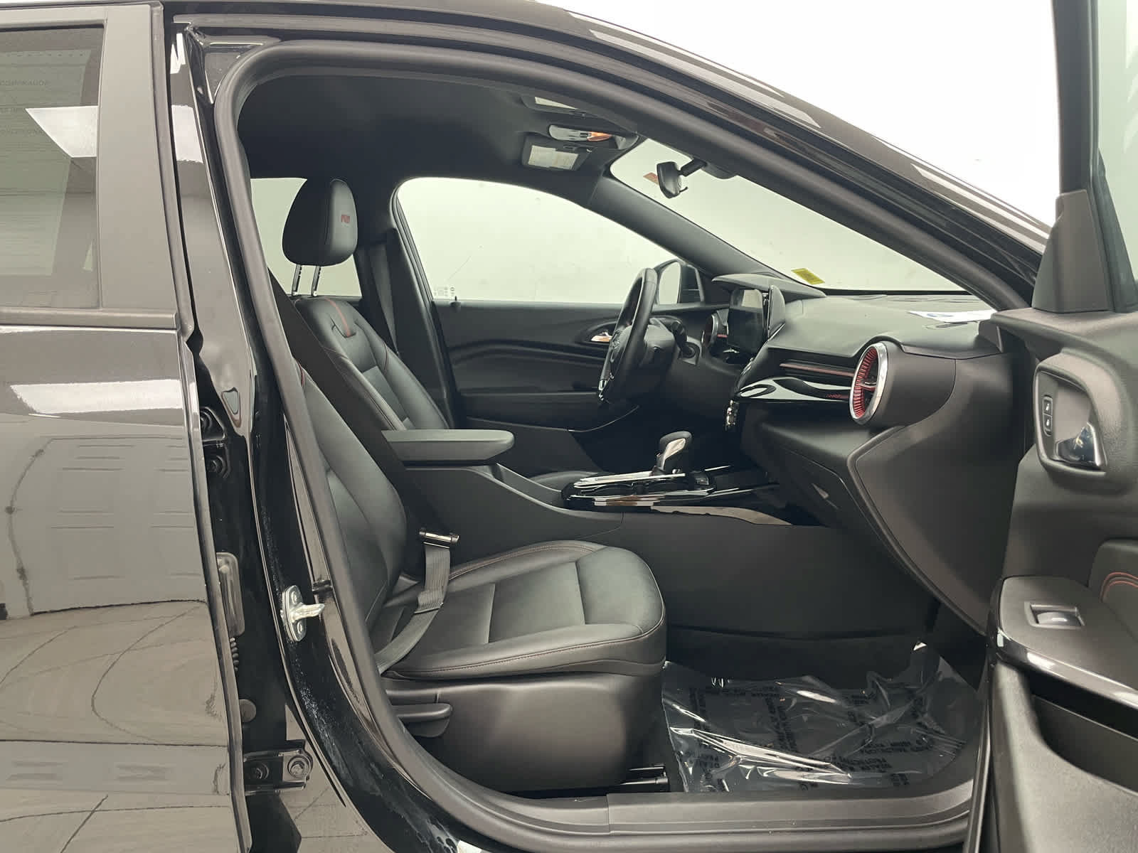 Certified 2024 Chevrolet Trax RS w/ Driver Confidence Package FWD image 15