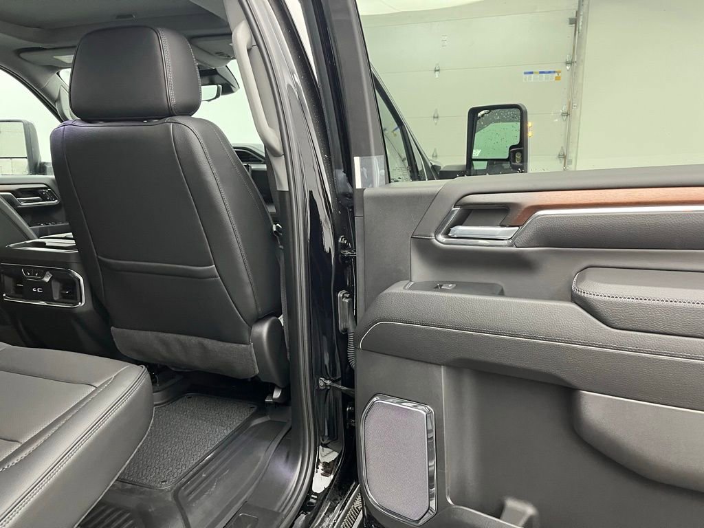 New 2024 GMC Sierra 2500 Denali w/ Denali Reserve Package image 35