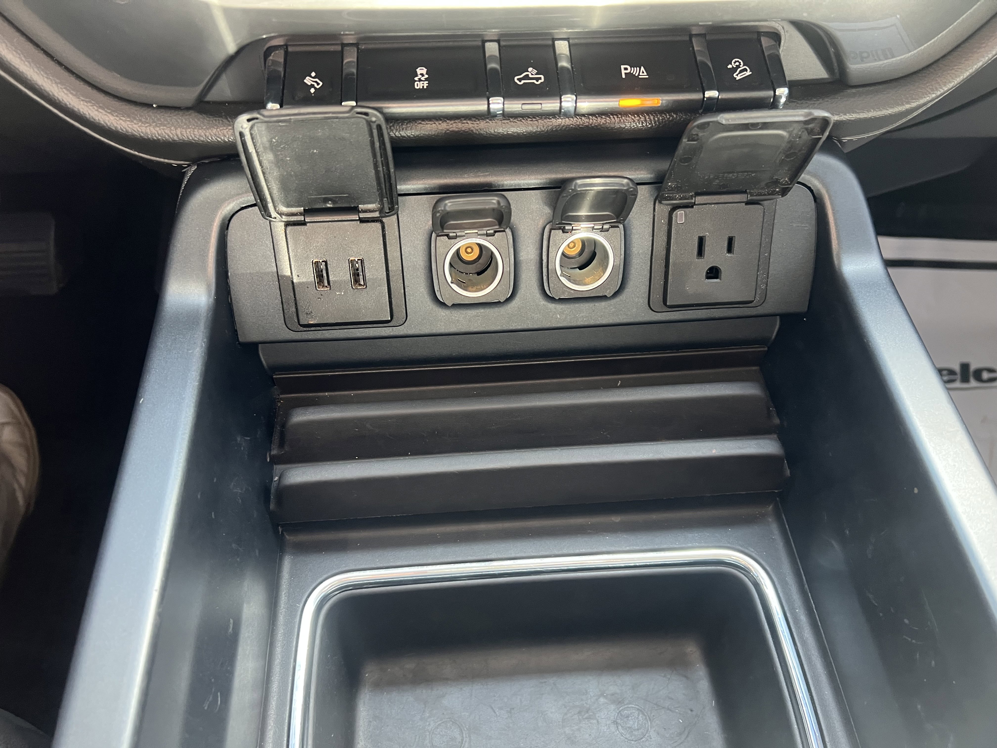 Used 2017 Chevrolet Silverado 1500 LTZ Z71 w/ LTZ Plus Package image 23