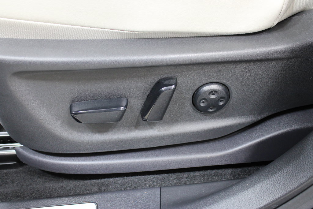 Used 2024 Nissan Ariya AWD image 20