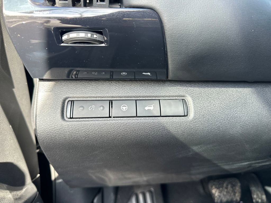 New 2026 Nissan Pathfinder SV image 12