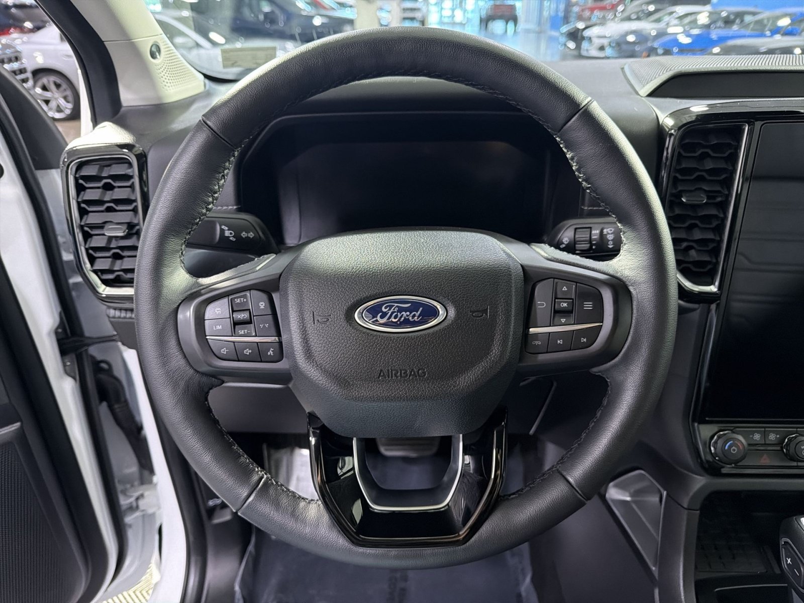 Used 2025 Ford Ranger Lariat w/ FX4 Off-Road Package AWD/4WD image 27