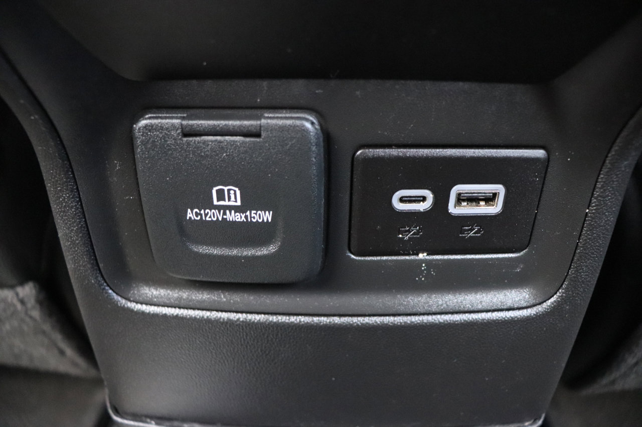 Used 2023 GMC Acadia SLT image 24