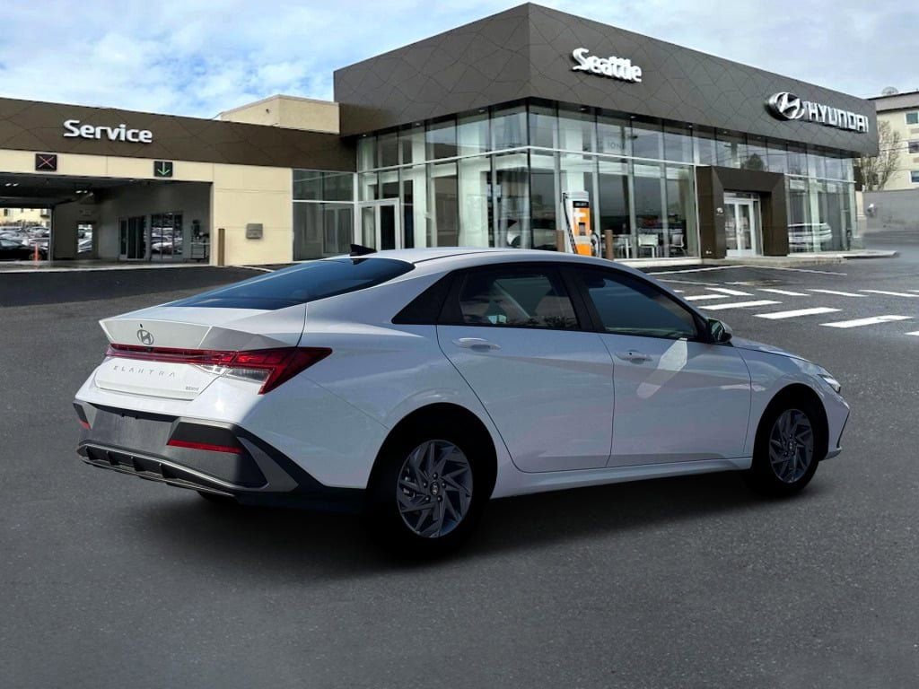 New 2026 Hyundai Elantra Hybrid FWD image 8