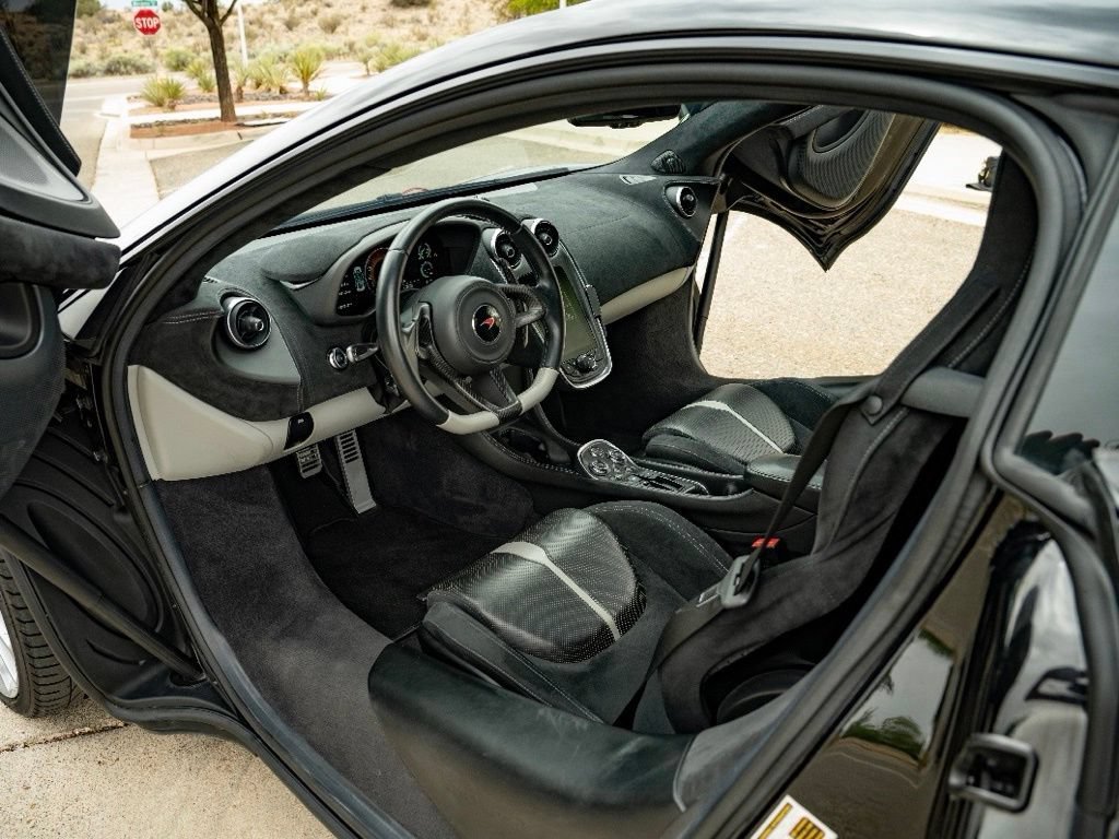 Used 2017 McLaren 570S RWD image 37