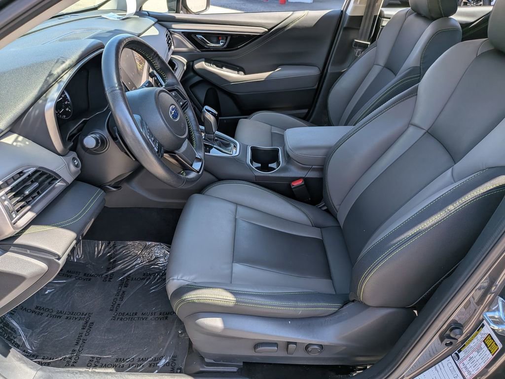 Used 2025 Subaru Outback Onyx Edition image 24