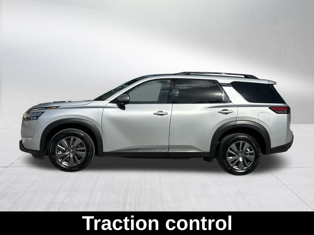 Used 2025 Nissan Pathfinder SV image 9