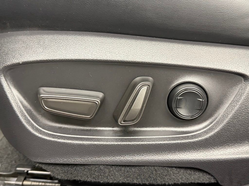 Used 2023 Toyota Prius Limited w/ Limited Premium Package image 22