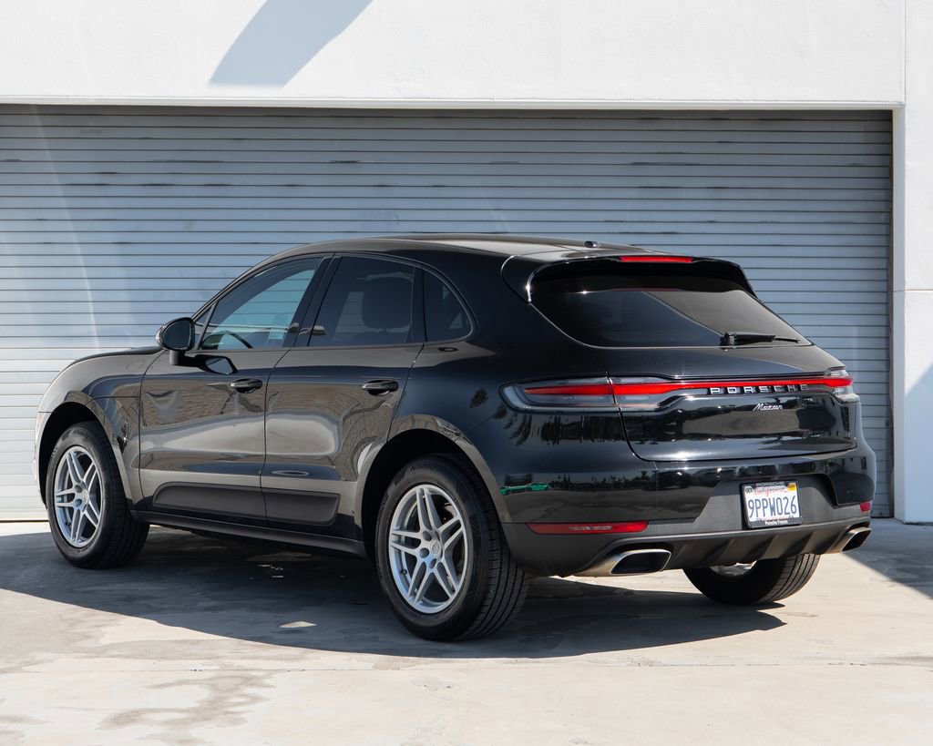 Used 2020 Porsche Macan w/ Premium Package AWD/4WD image 3