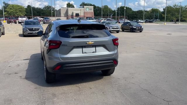 Used 2024 Chevrolet Trax LS FWD image 7