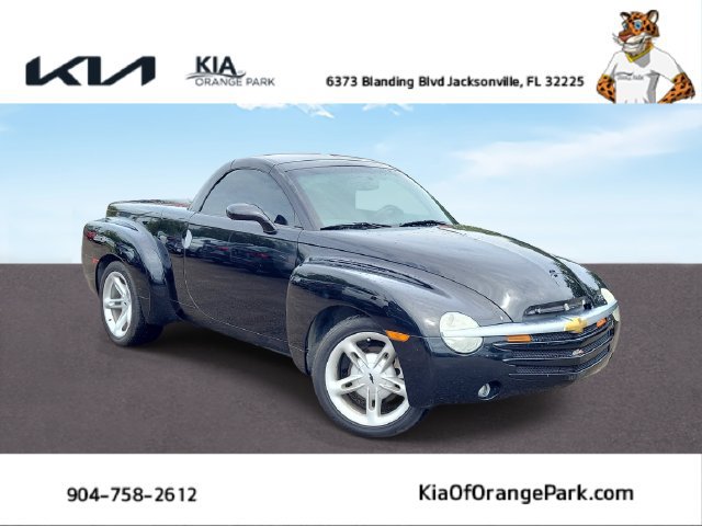 Used 2004 Chevrolet SSR w/ Preferred Equipment Group RWD image 1
