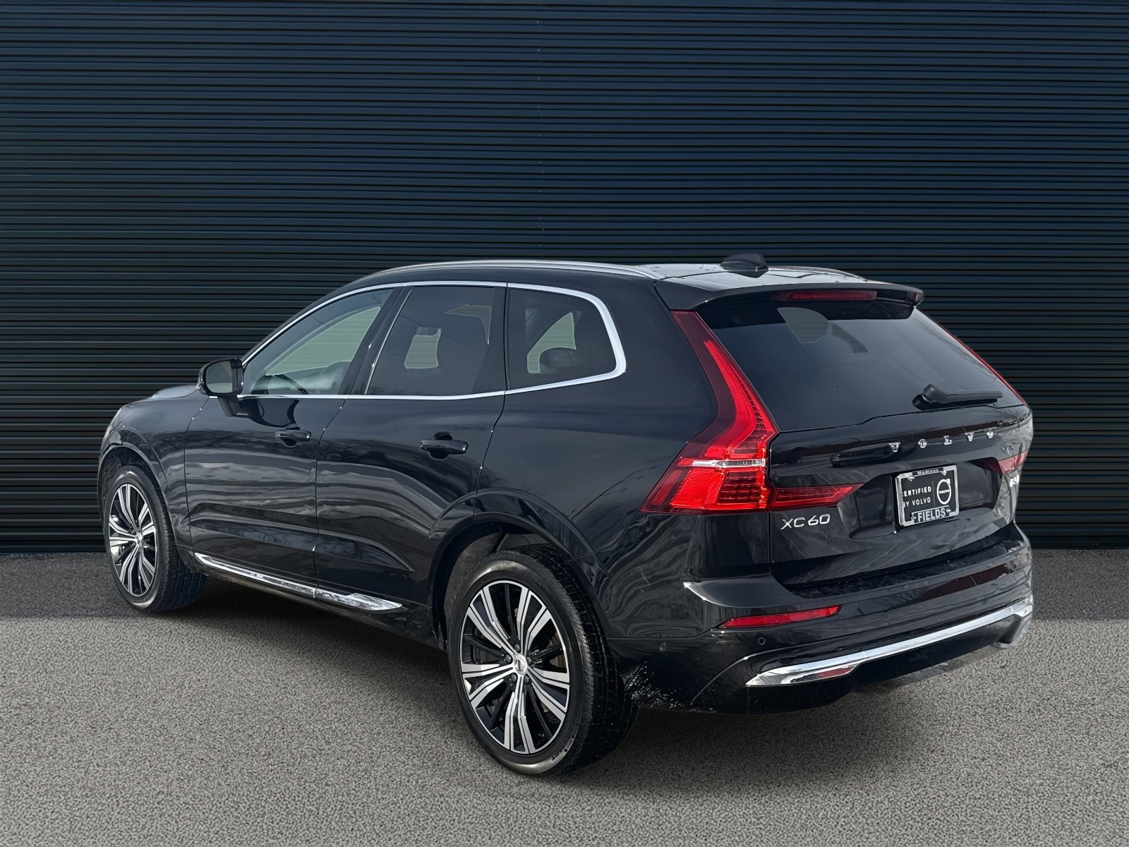 Certified 2023 Volvo XC60 B5 Plus w/ Climate Package image 7