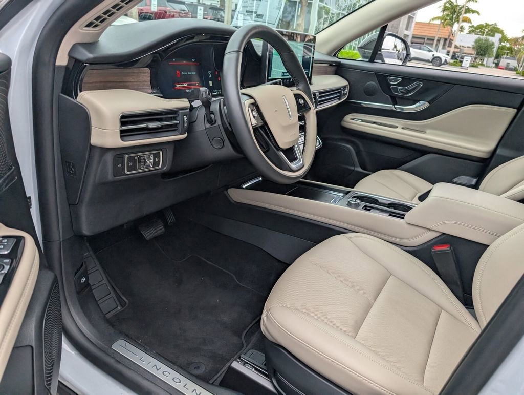 New 2026 Lincoln Corsair Reserve FWD image 12