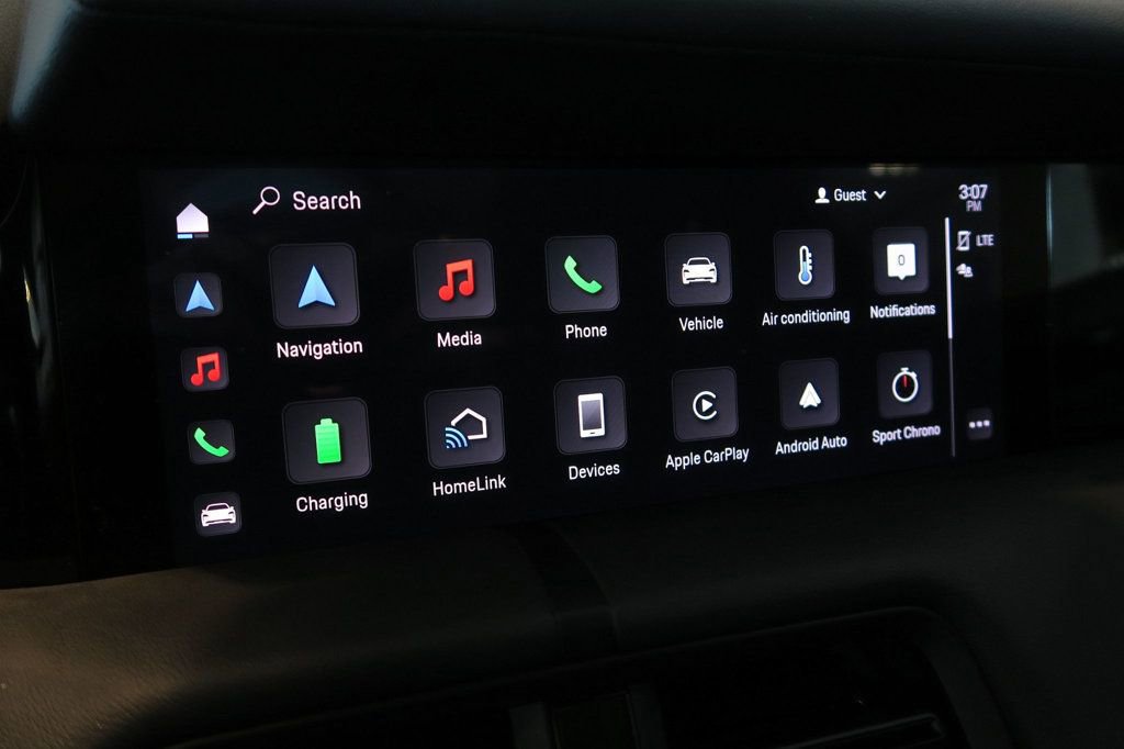 Used 2022 Porsche Taycan image 19