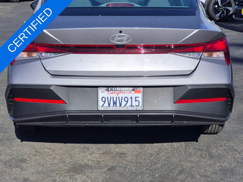 Used 2025 Hyundai Elantra SE image 6
