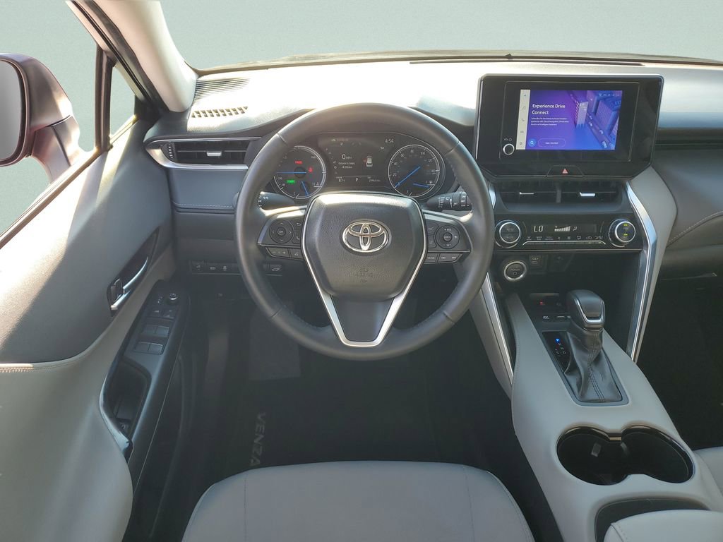 Certified 2023 Toyota Venza LE image 15