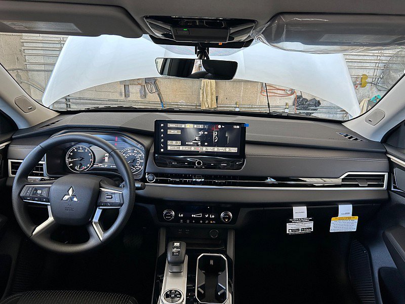 New 2025 Mitsubishi Outlander ES image 40